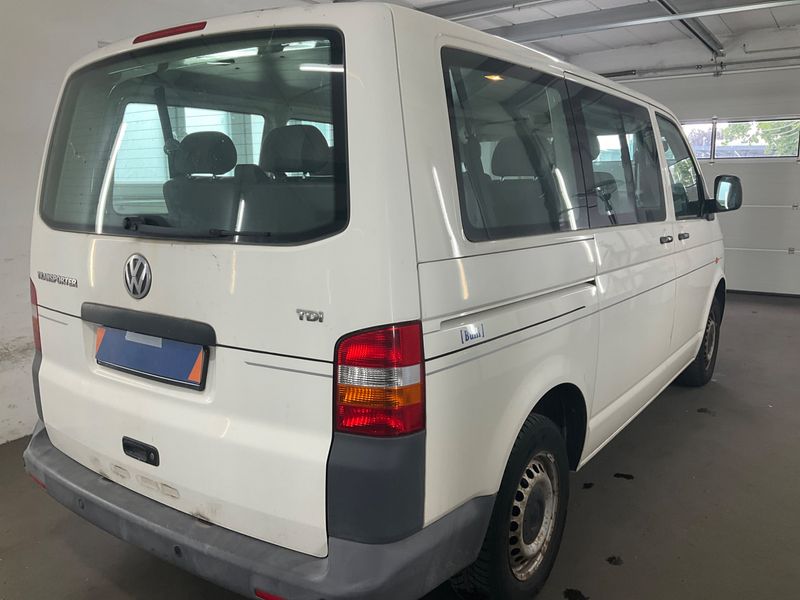 Volkswagen T5 Kombi 1.9 TDI — zdjęcie 2