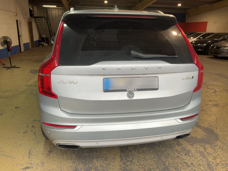 Volvo XC90 2.0 D5 Inscription AWD — zdjęcie 5