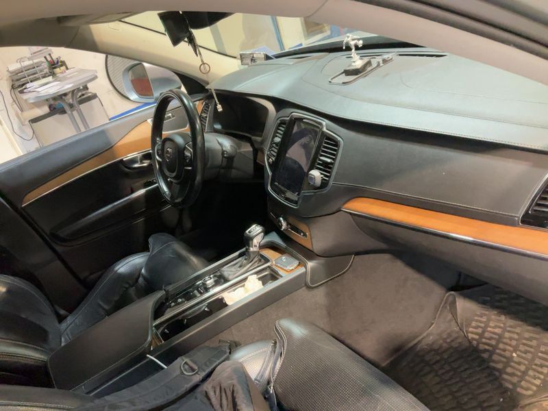 Volvo XC90 2.0 D5 Inscription AWD — zdjęcie 11