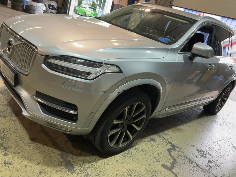 Volvo XC90 2.0 D5 Inscription AWD — zdjęcie 2