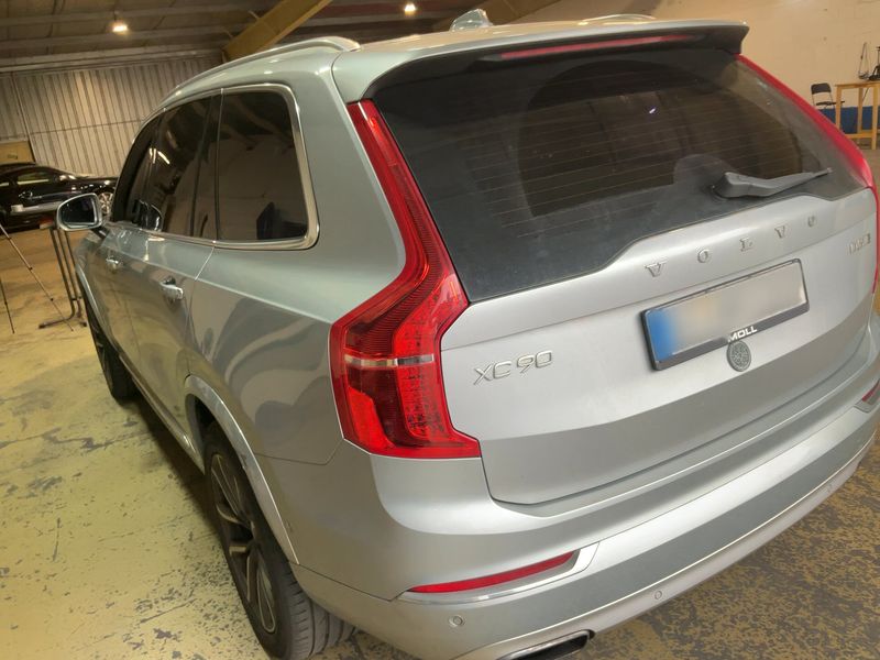 Volvo XC90 2.0 D5 Inscription AWD — zdjęcie 3