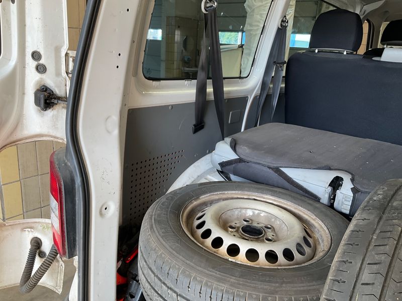 Volkswagen T5 Kombi 2.0 TDI 2012 – снимка 42