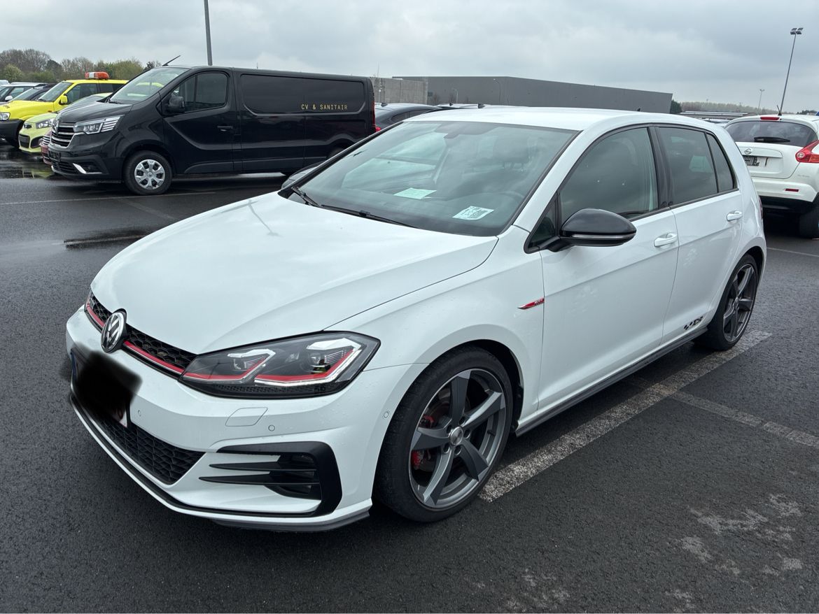 Volkswagen Golf 2017 — photo 1