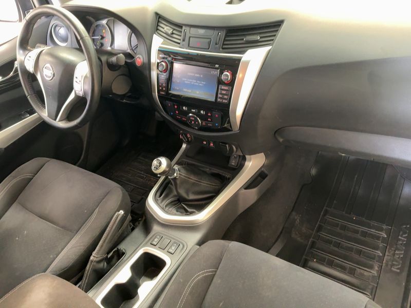 Nissan NP300 Pick-up 2.3 dCi N-Connecta King Cab 4x4 — zdjęcie 12