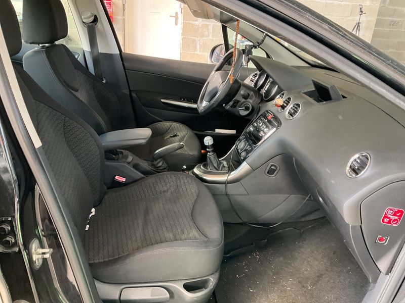 Peugeot 308 1.6 HDi Allure 2012 – снимка 3