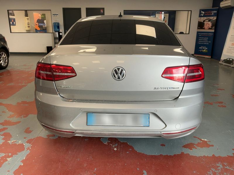 Volkswagen Passat 2.0 TDI Carat Exclusive BlueMotion Tech — zdjęcie 5