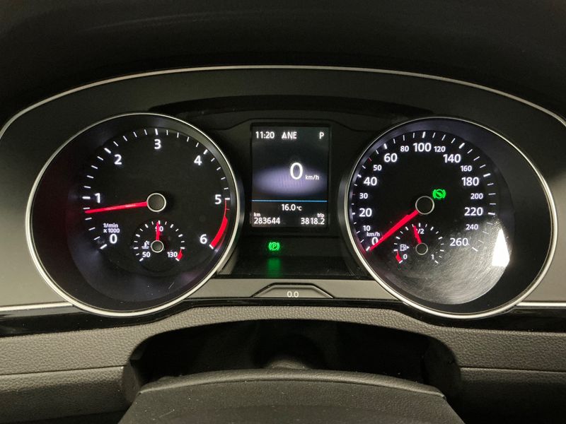 Volkswagen Passat 2.0 TDI Carat Exclusive BlueMotion Tech — zdjęcie 13