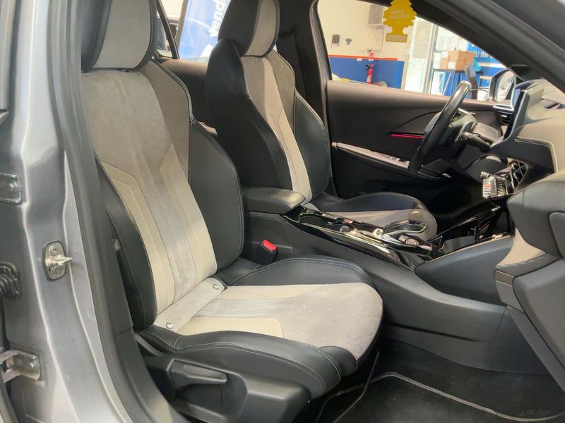 Peugeot 208 1.2 PureTech GT Pack — zdjęcie 11