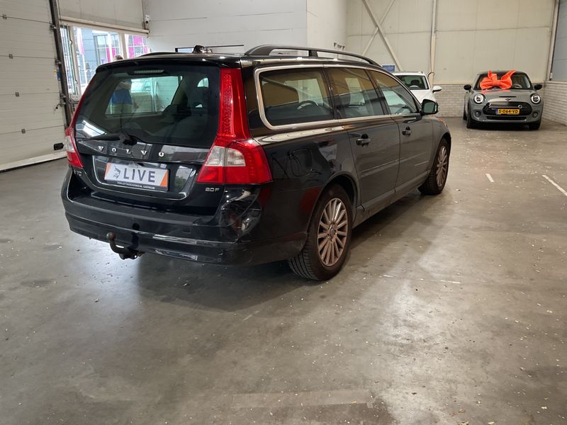 Volvo V70 2.0 F DRIVe Summum — zdjęcie 2