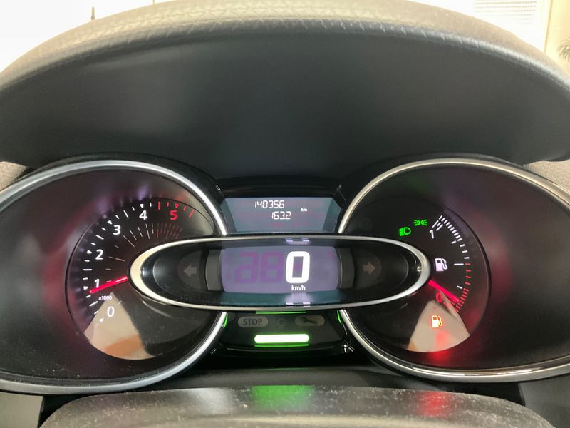 Renault Clio 1.5 dCi Energy Intens — zdjęcie 13
