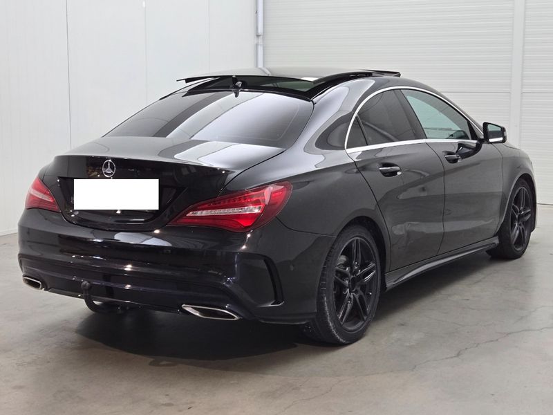 Mercedes-Benz CLA-Klasse CLA 180 AMG Line — zdjęcie 3