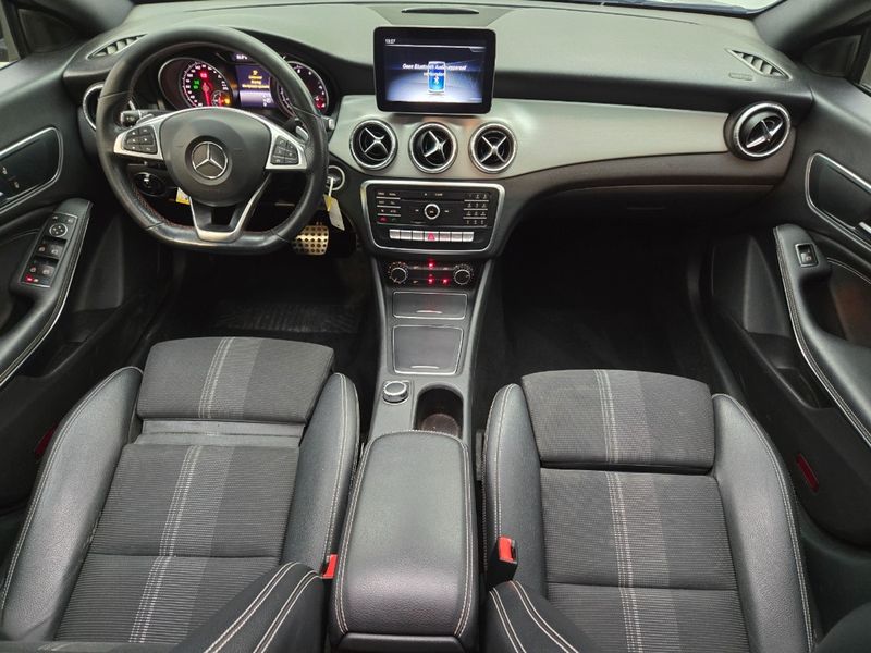 Mercedes-Benz CLA-Klasse CLA 180 AMG Line — zdjęcie 7