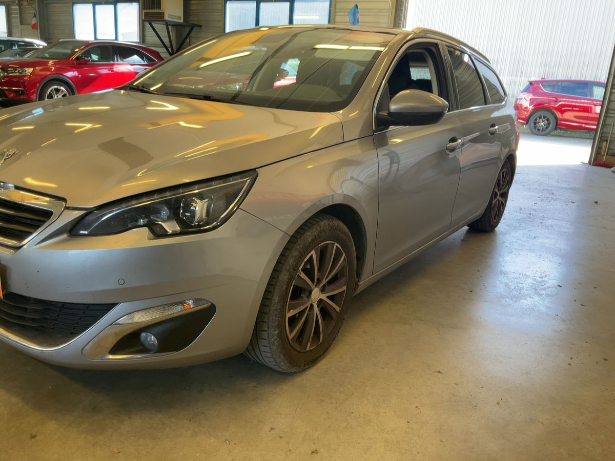 Peugeot 308 1.2 e-THP Allure