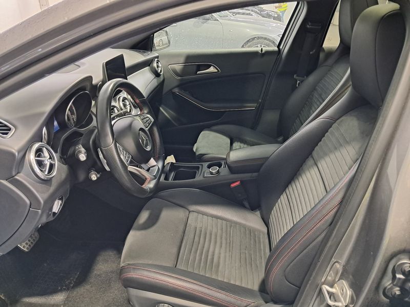 Mercedes-Benz GLA-Klasse GLA 220 d 4Matic Fascination — zdjęcie 11