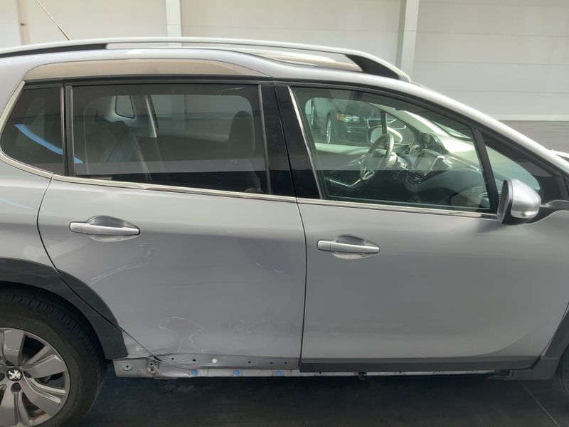 Peugeot 2008 1.2 PureTech Allure 2017 – снимка 10