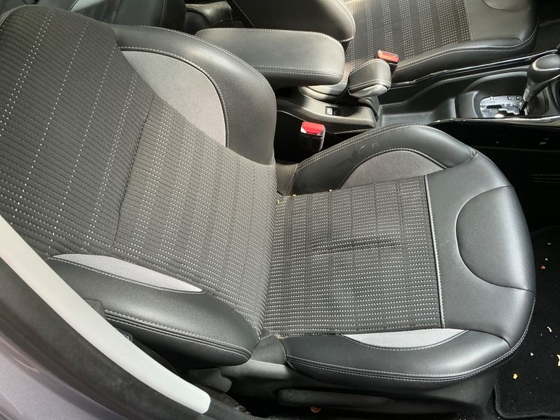 Peugeot 2008 1.2 PureTech Allure 2017 – снимка 37