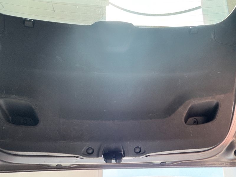 Peugeot 2008 1.2 PureTech Allure 2017 – снимка 33