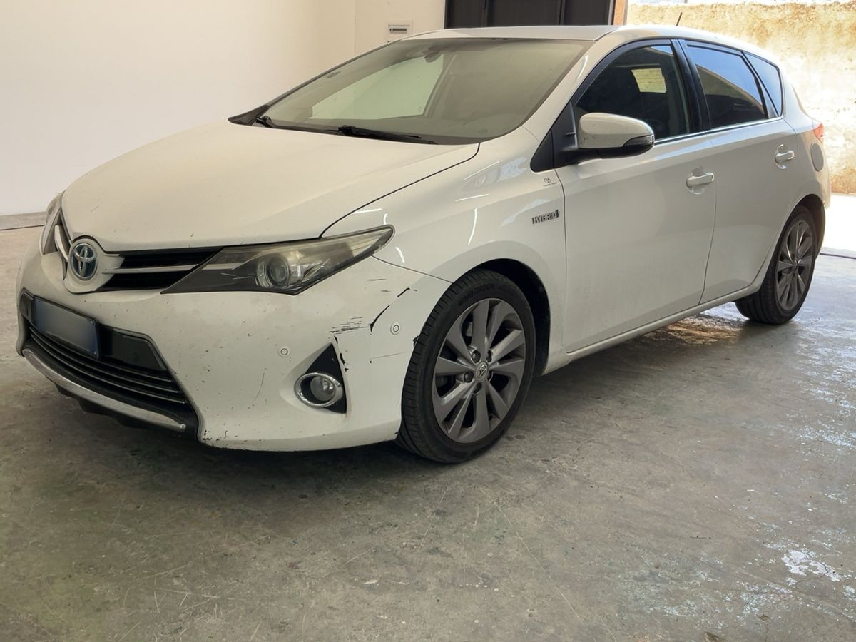 Toyota Auris 2015