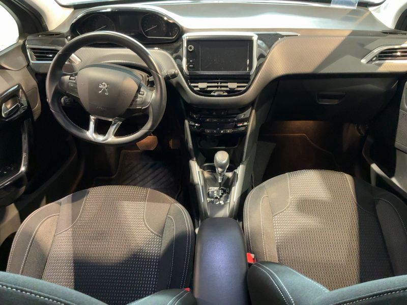 Peugeot 208 1.2 PureTech Tech Edition — zdjęcie 12