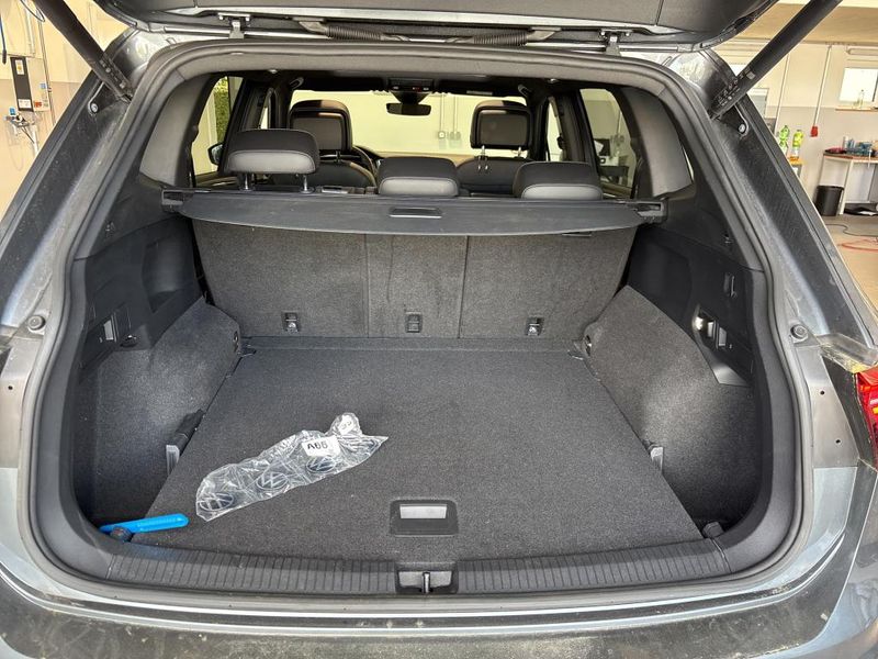 Volkswagen Tiguan Allspace 2.0 TSI R-Line 4Motion — zdjęcie 18