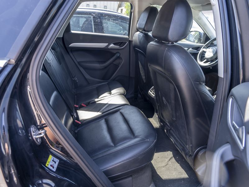 Audi Q3 2.0 TDI Sport — zdjęcie 13