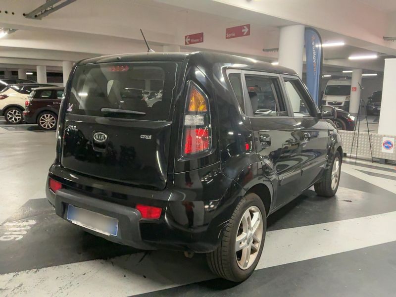 Kia Soul 1.6 CRDi Track — zdjęcie 6