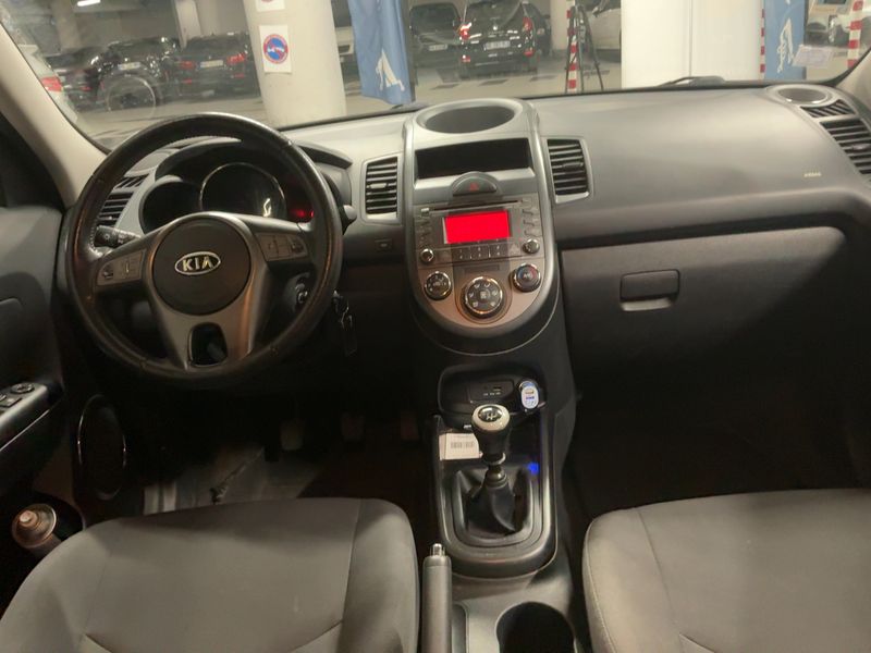 Kia Soul 1.6 CRDi Track — zdjęcie 12