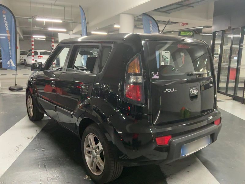 Kia Soul 1.6 CRDi Track — zdjęcie 3
