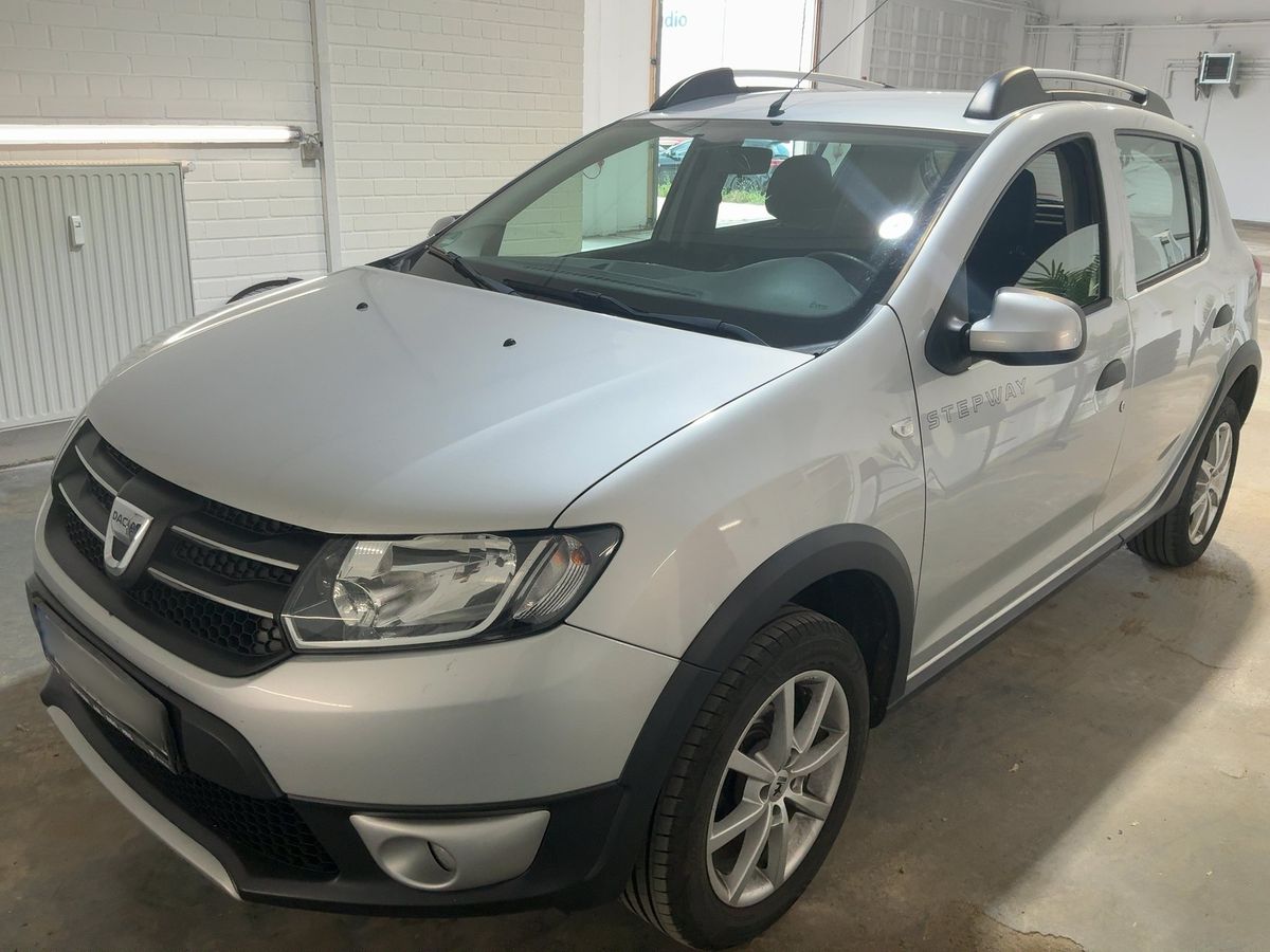 Dacia Sandero 2015 — photo 1