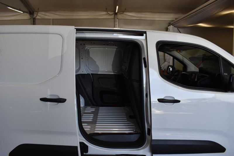 Toyota ProAce City 1.5 D-4D L1 Duty — zdjęcie 8