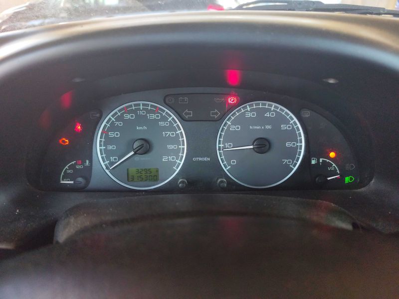Citroen Xsara 2.0 HDi Exclusive — zdjęcie 12