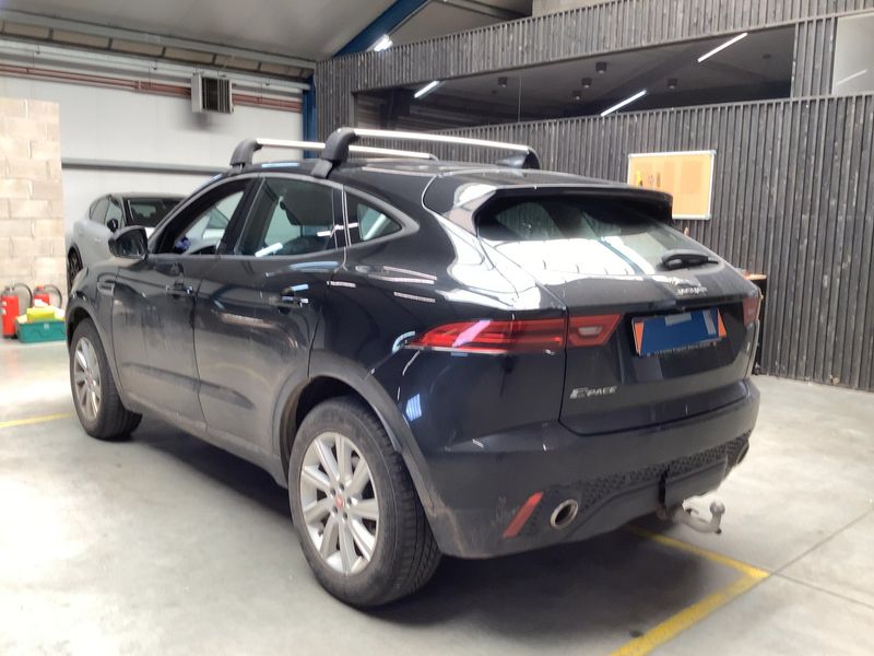 Jaguar E-Pace D150 AWD — zdjęcie 3