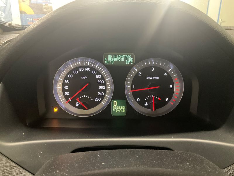 Volvo C70 2.0 D4 Summum — zdjęcie 13
