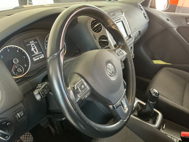 Volkswagen Tiguan 2.0 TDI T1 BlueMotion Tech 2015 – снимка 27