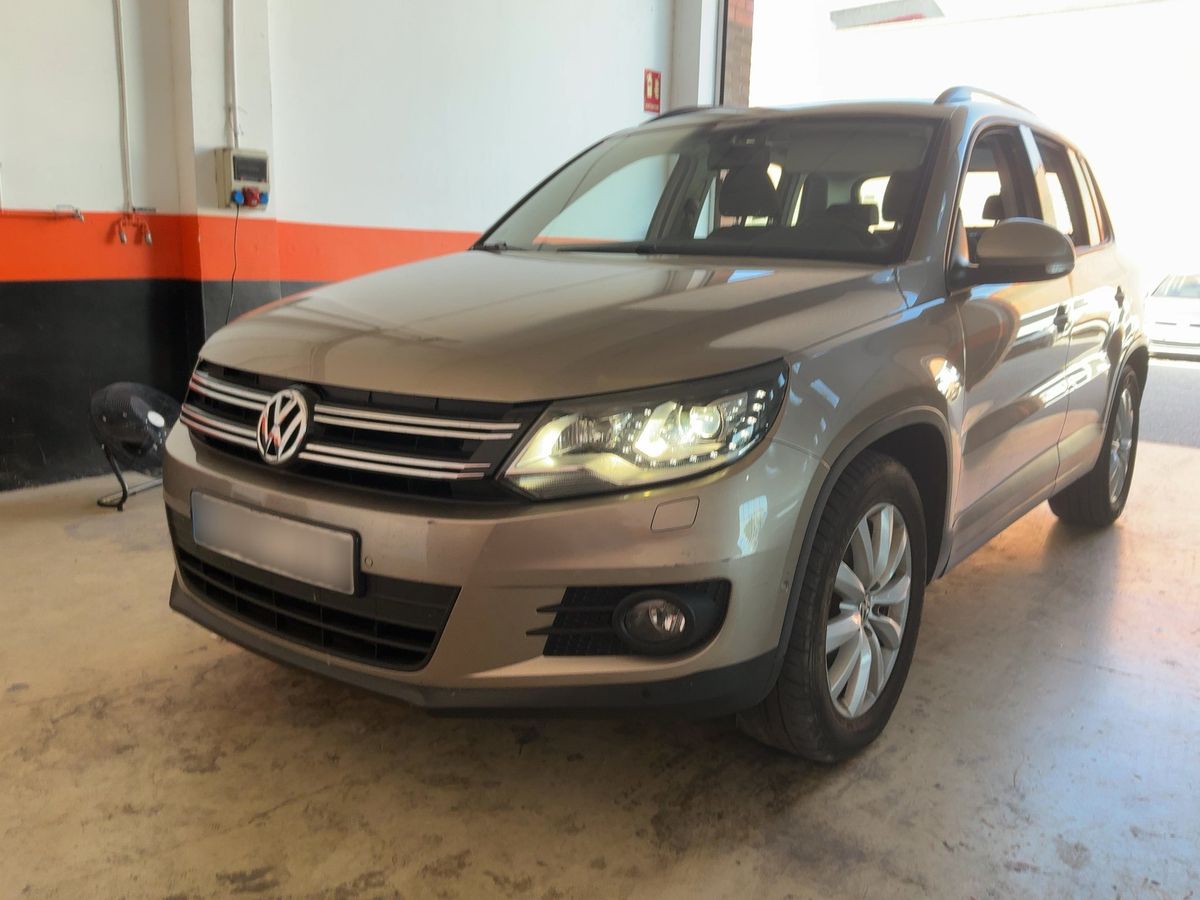 Volkswagen Tiguan 2015 — photo 1