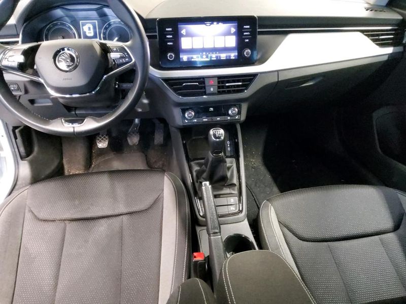 Skoda Kamiq 1.0 TSI Tour — zdjęcie 10