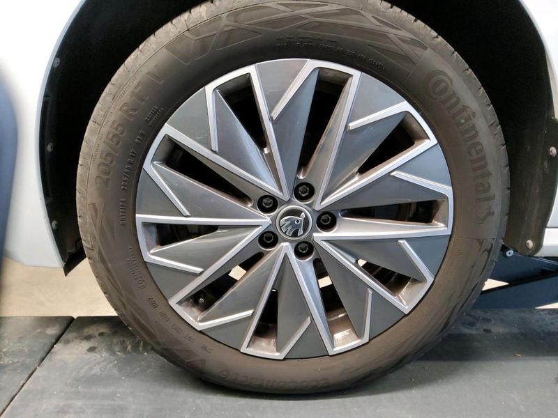 Skoda Kamiq 1.0 TSI Tour — zdjęcie 24
