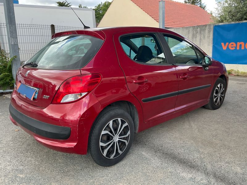 Peugeot 207 1.4 HDi Active — zdjęcie 2