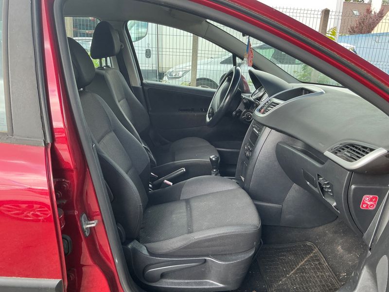 Peugeot 207 1.4 HDi Active — zdjęcie 3