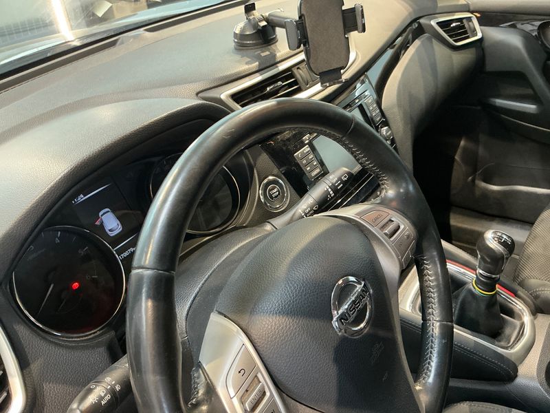 Nissan Qashqai 1.6 dCi Tekna 2015 – снимка 25