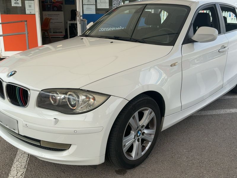 BMW 1er 118d 2010 – снимка 2