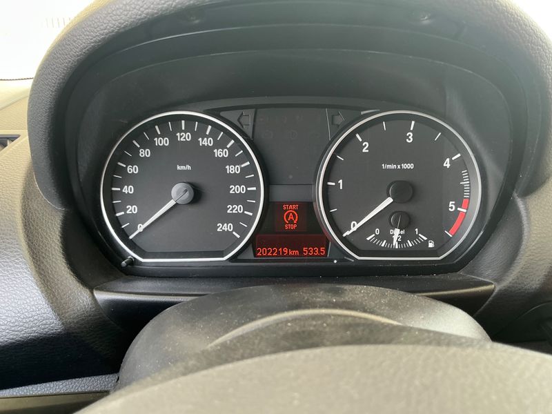 BMW 1er 118d 2010 – снимка 18