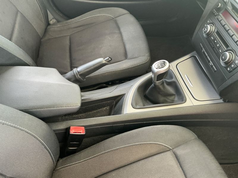 BMW 1er 118d 2010 – снимка 27
