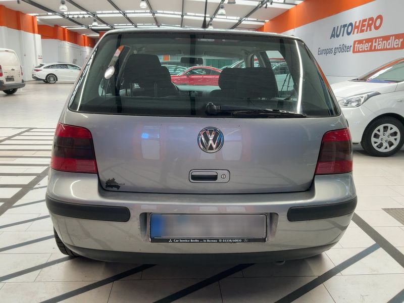 Volkswagen Golf IV 2.0 Special — zdjęcie 5