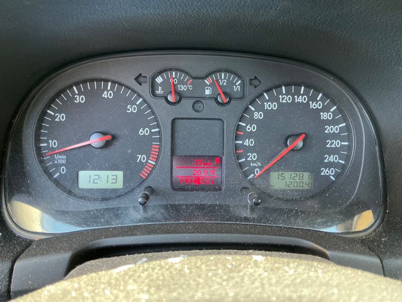 Volkswagen Golf IV 2.0 Special — zdjęcie 13