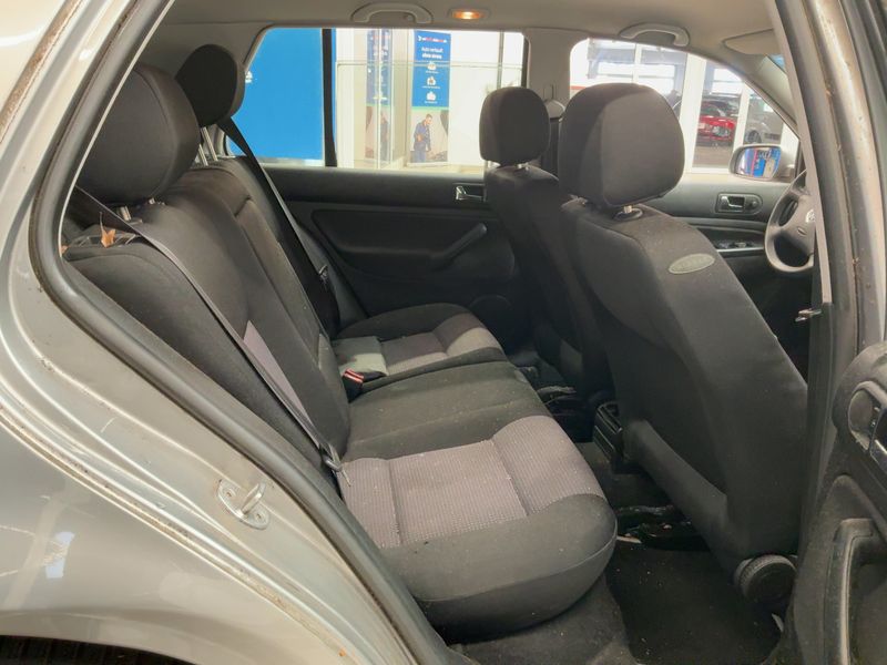 Volkswagen Golf IV 2.0 Special — zdjęcie 14