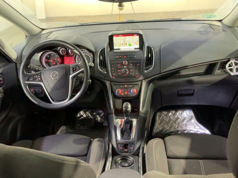 Opel Zafira Tourer 2.0 CDTI Excellence — zdjęcie 12
