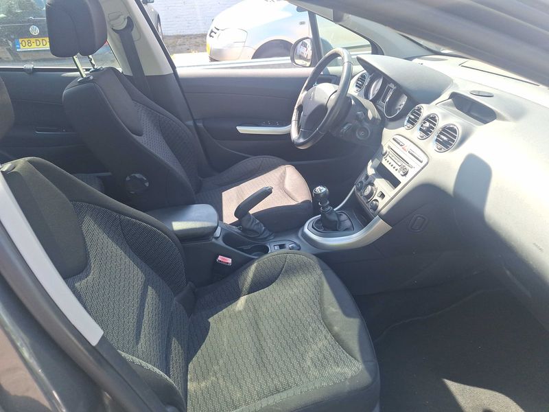 Peugeot 308 1.6 THP Sport Plus — zdjęcie 10