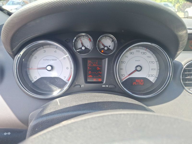 Peugeot 308 1.6 THP Sport Plus — zdjęcie 12