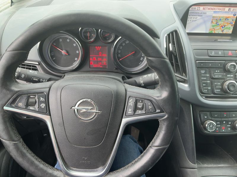 Opel Zafira Tourer 2.0 CDTI Innovation — zdjęcie 12
